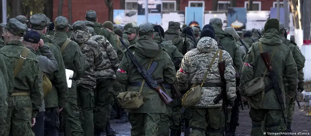 Появились сигналы о возможной новой мобилизации на фоне замедления набора контрактников. Власти отрицают планы массового призыва. Разбираем имеющиеся признаки, официальные заявления и оценку экспертов.