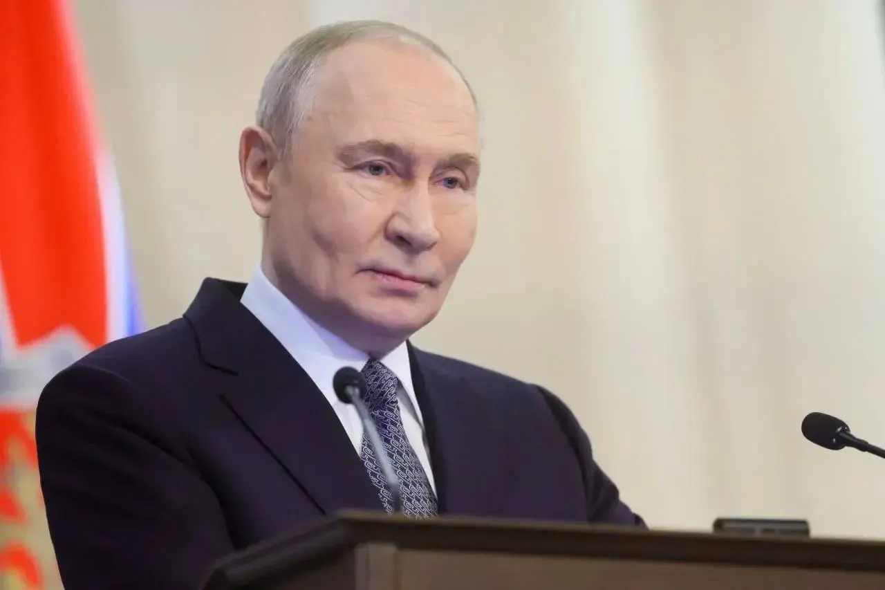 Президент поздравил десантников и ветеранов ВДВ, подчеркнув их решительные действия, героизм и вклад в обеспечение обороноспособности и национальной безопасности.