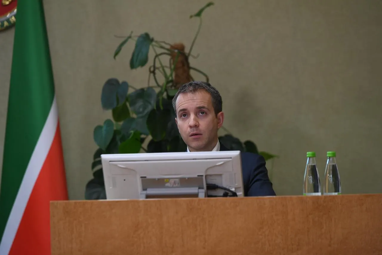 Экс-глава Минсвязи РФ и РТ арестован по делу финансовой пирамиды Finiko; официальное место пребывания фигуранта пока не называется.