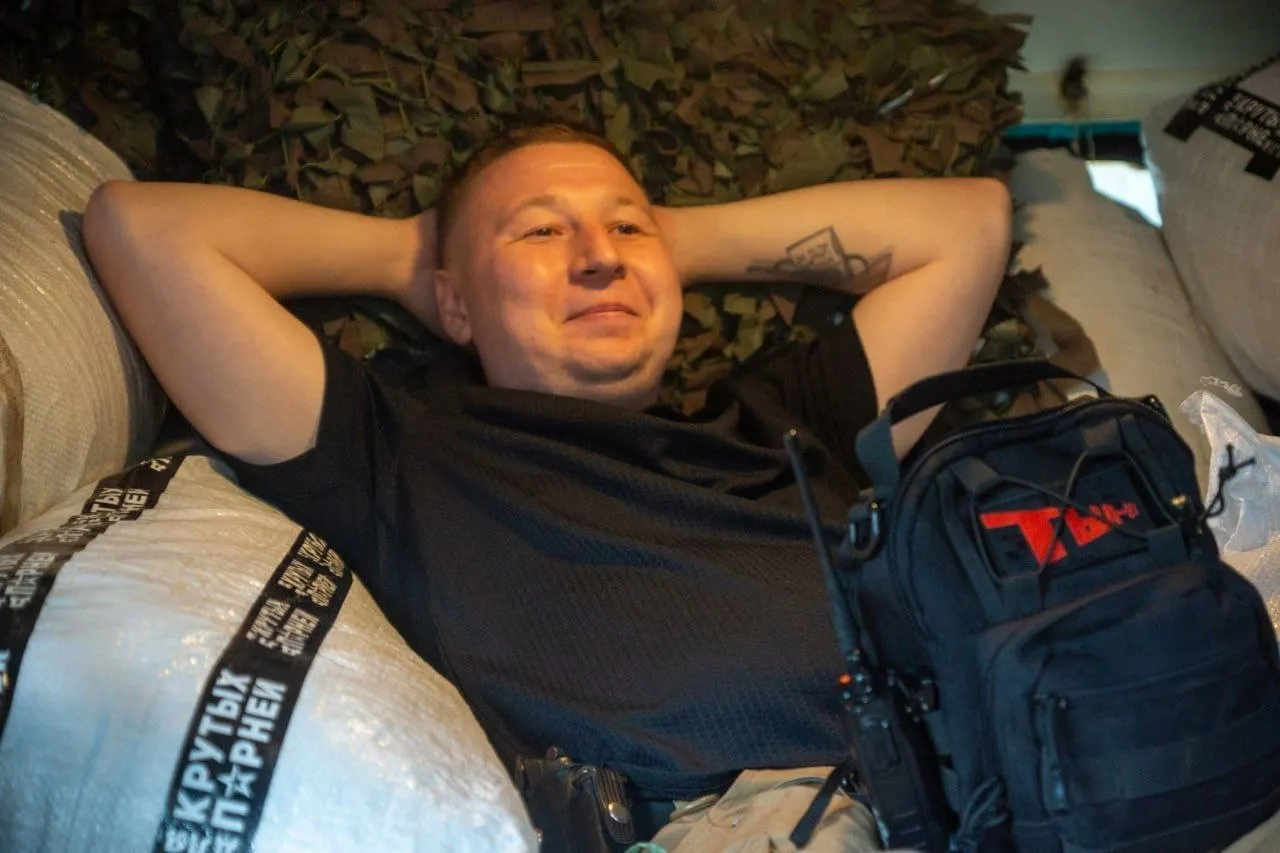 Дмитрия Бастракова разыскивают по уголовной статье; сеть «Листва» имеет филиалы в Москве и Йошкар-Оле, а также участвовала в сборе гуманитарной помощи для российских солдат.