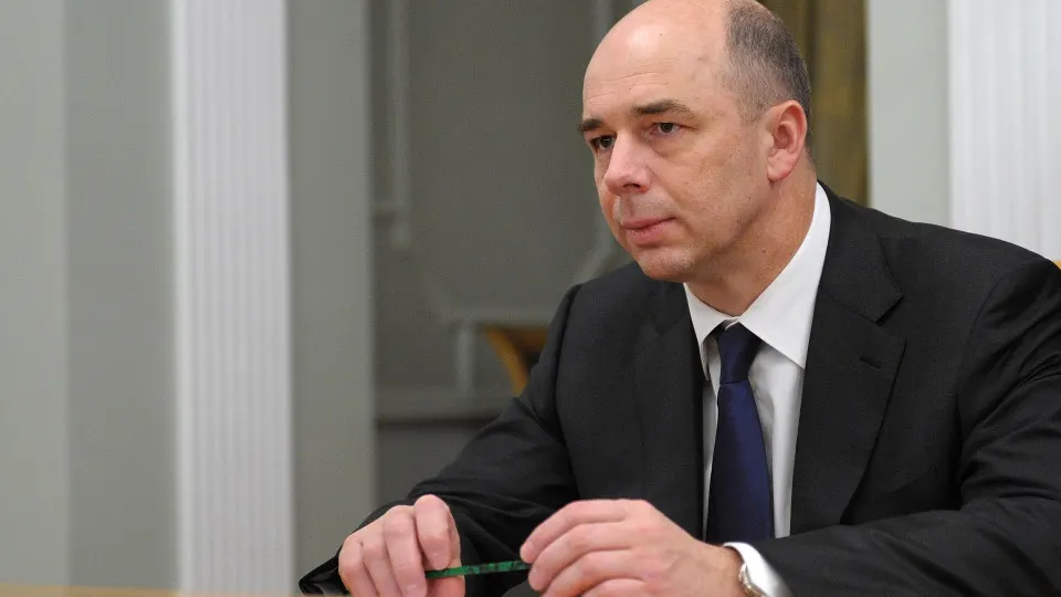 Глава Минфина рассказал, что нейросети помогают оптимизировать распределение средств и используются в налоговой и таможне, однако окончательные решения принимают специалисты. Всё это происходит на фоне рекордного дефицита бюджетной системы — 8,291 трлн рублей по итогам 2025 года.