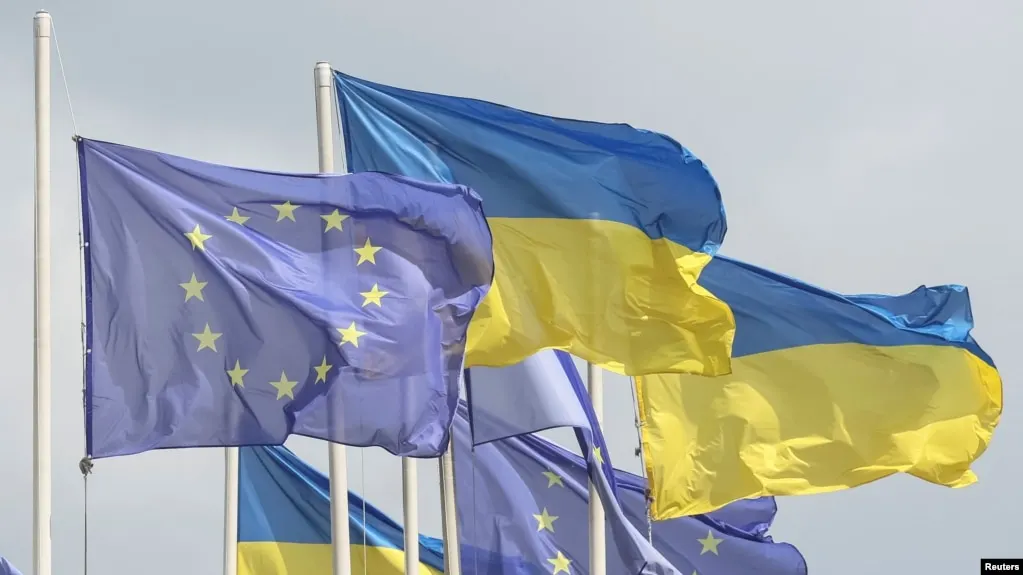 Евросоюз единогласно одобрил изменения в бюджете для предоставления Украине кредита на 90 млрд евро и согласовал 20-й пакет санкций против России. Средства планируется направить на армию, военное производство и поддержку населения.