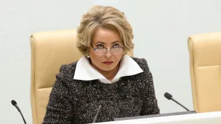 Спикер Совета Федерации Валентина Матвиенко назвала заселение просторных домов по всей стране и благоустройство дворов одним из рецептов борьбы с демографическим спадом, который в России достиг минимальных показателей за последние десятилетия.