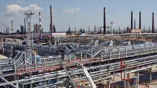 Из‑за ударов беспилотников остановлена переработка нефти на Новокуйбышевском, Туапсинском, Нижегородском, Саратовском и Киришском нефтеперерабатывающих заводах.
