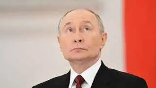 Путин заявил, что в нынешних условиях вся страна должна трудиться «на фронт», сравнив ситуацию с временами Великой Отечественной войны, и пообещал добиваться выполнения целей российской военной кампании на Украине, готовя общество к дальнейшей мобилизации.