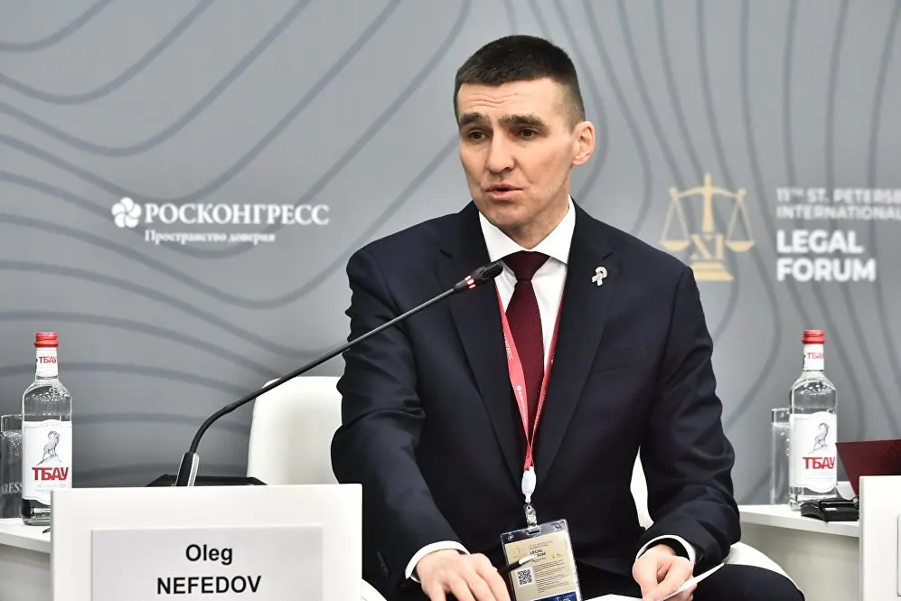 Высшая квалификационная коллегия судей 26 мая рассмотрит рекомендацию назначить судью Верховного Суда Олега Нефедова заместителем председателя и председателем коллегии по гражданским делам. Ранее Нефедов выносил решения о признании ряда объединений экстремистскими, что вызывало общественный резонанс.