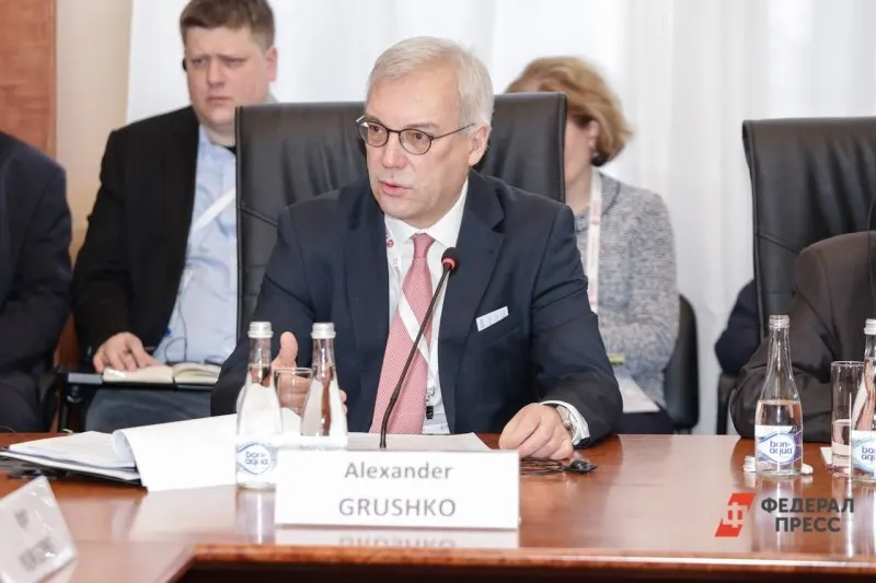 Замминистра МИД Александр Грушко заявил, что попытки блокады или применения силы против Калининградской области повлекут серьёзные последствия для альянса; риск захвата региона он назвал нулевым.