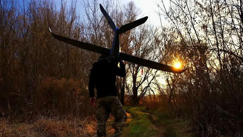Рост производства и совершенствование беспилотников позволили Украине существенно увеличить уничтожение российских систем ПВО и наносить удары по заводам и объектам на глубине территории страны, что создает серьёзные риски для тыла и логистики.