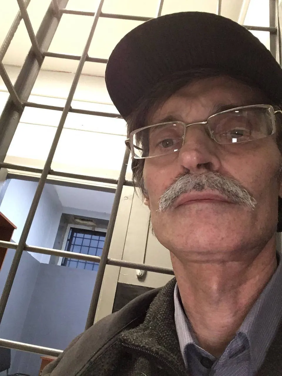 Петрозаводский суд по статье о демонстрации экстремистской символики назначил штраф руководителю фракции «Яблоко». По данным партии, публикации, на которые опиралось дело, отсутствуют на странице обвиняемого.