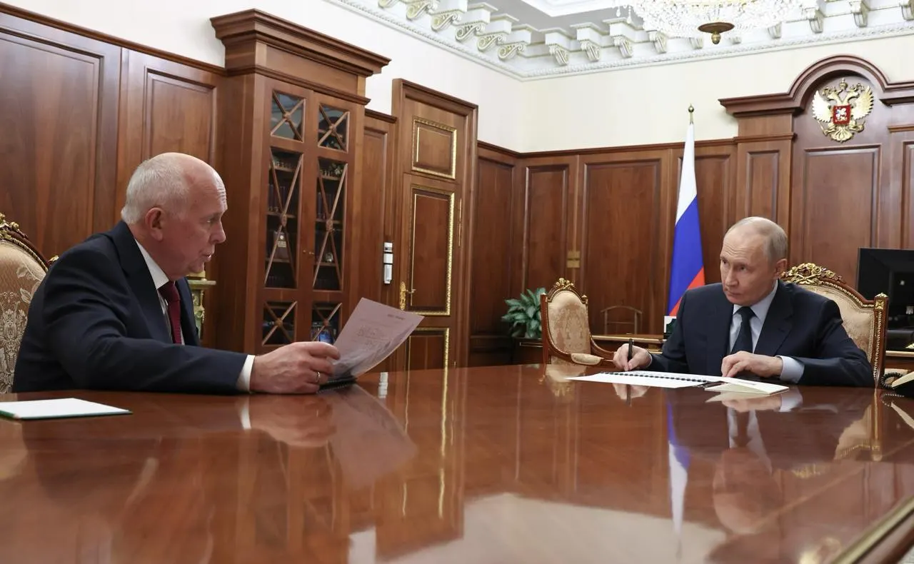 Руководство отрасли сообщает о сдвиге сроков запуска массового производства МС‑21 и Суперджет‑100: серийный выпуск ожидается не раньше следующего года, а часть планов на 2030 год уже пересмотрена.