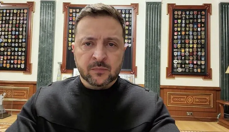 Разведка получила от американских и европейских партнёров данные о подготовке Россией комбинированного удара с применением «Орешника», в том числе по Киеву. Президент призвал внимательно реагировать на сигналы тревоги и пользоваться укрытиями.