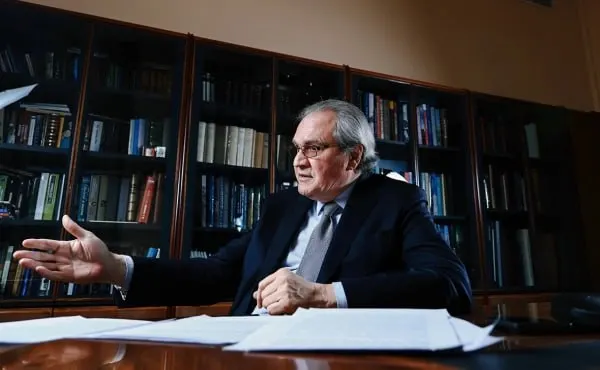 Валерий Фадеев заявил, что после признания зарубежных вузов нежелательными с ними не стоит сотрудничать и лучше не учиться, но изучение их научных работ допускается; при сомнениях ученым рекомендовано консультироваться с ФСБ.