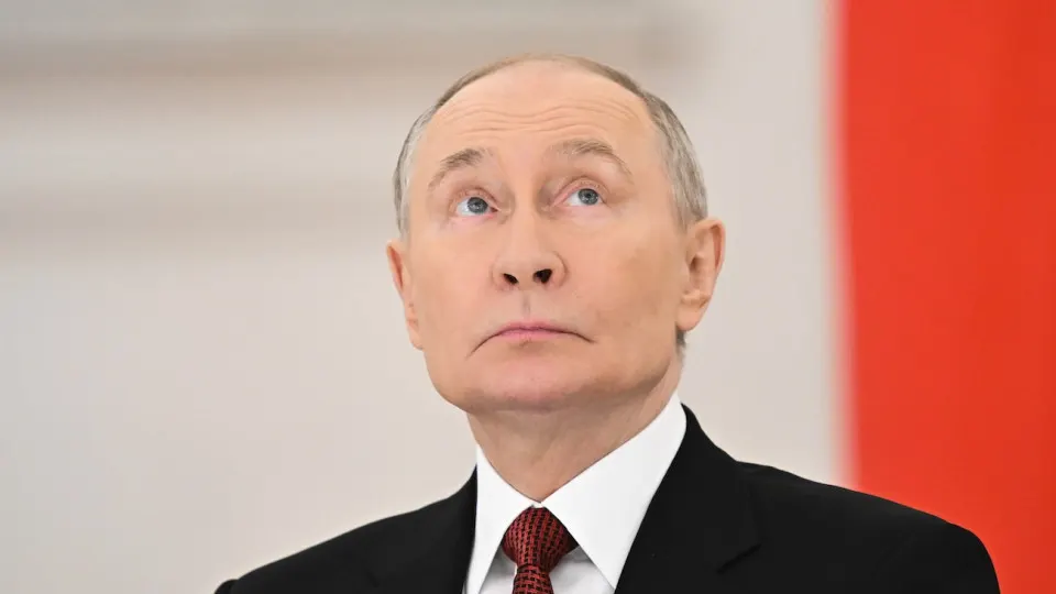 Новый закон обязывает МВД проводить профилактическую работу по предупреждению и пресечению уклонений от военной службы и вводит нормы в рамках системы профилактики правонарушений; документ сочетается с практикой круглогодичного призыва и возможным привлечением мобрезерва.