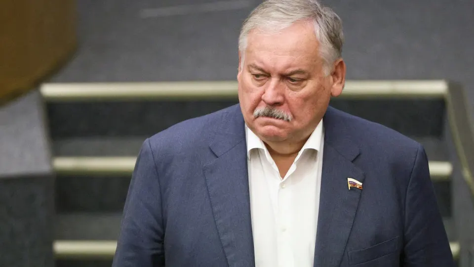 Первый зампред комитета Госдумы по делам СНГ Константин Затулин заявил, что Латвия и Эстония не сдержали обещаний при выходе из СССР и впоследствии усилили дискриминацию русскоязычного населения. Эти заявления прозвучали на фоне инициатив в Госдуме о защите россиян за рубежом и оценок разведок о возможных рисках эскалации.