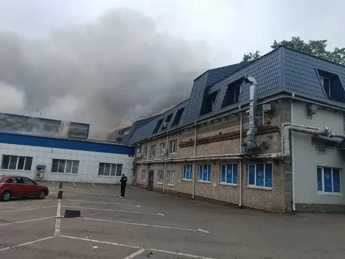 18 июня серия ударов дронов по Московскому региону стала самой крупной за два года — около 190 БПЛА были сбиты. Есть повреждения объектов в Капотне и Люберцах, введены ограничения в аэропортах.
