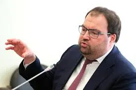 Министр цифрового развития сообщил, что внедрение механизмов возрастной идентификации на платформах будет одним из ближайших приоритетов; ведомство изучает зарубежный опыт, в том числе платформы вроде Roblox.