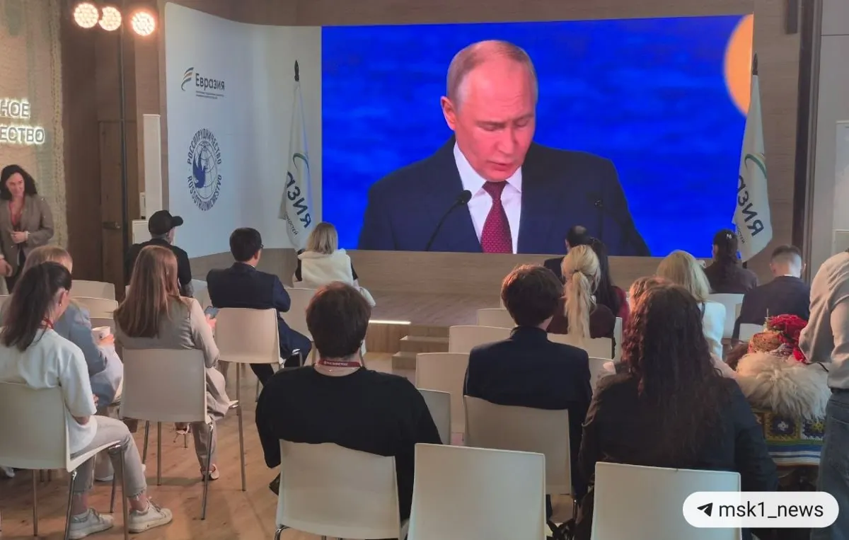Президент обозначил причины текущей турбулентности, рост роли БРИКС и изменение структуры глобальной торговли.
