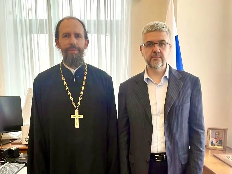 Заместитель министра юстиции Вадим Баланин на Петербургском международном юридическом форуме заявил, что сожительство без официальной регистрации брака представляет прямую угрозу для безопасности страны; ведомство проводит мониторинг и готовит изменения в Семейный кодекс.