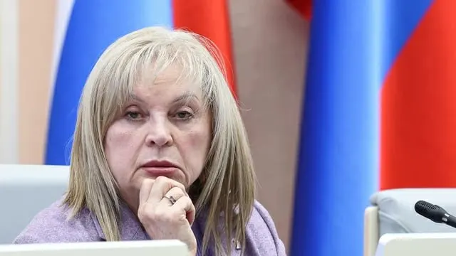 Электронное дистанционное голосование (ДЭГ) планируют использовать в 33 регионах России, в том числе в Удмуртии. Голосование пройдет 18–20 сентября; на случай проблем с мобильным интернетом ДЭГ внесут в «белые списки» Минцифры.