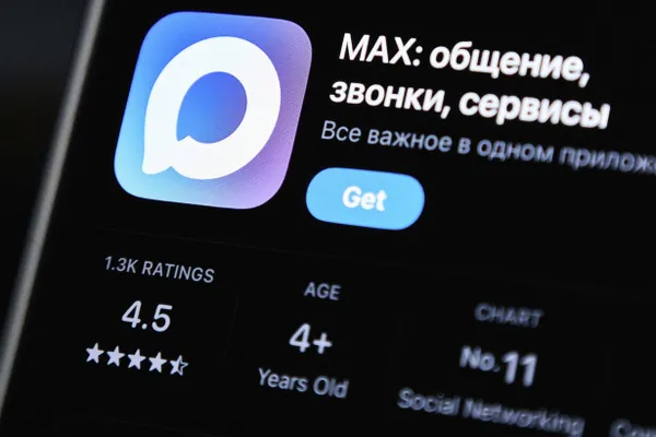 Минцифры назвали удаление приложений VK из App Store политически мотивированным и обратились в ФАС. В результате пользователи лишились возможности получать пуш‑уведомления и обновлять приложения.