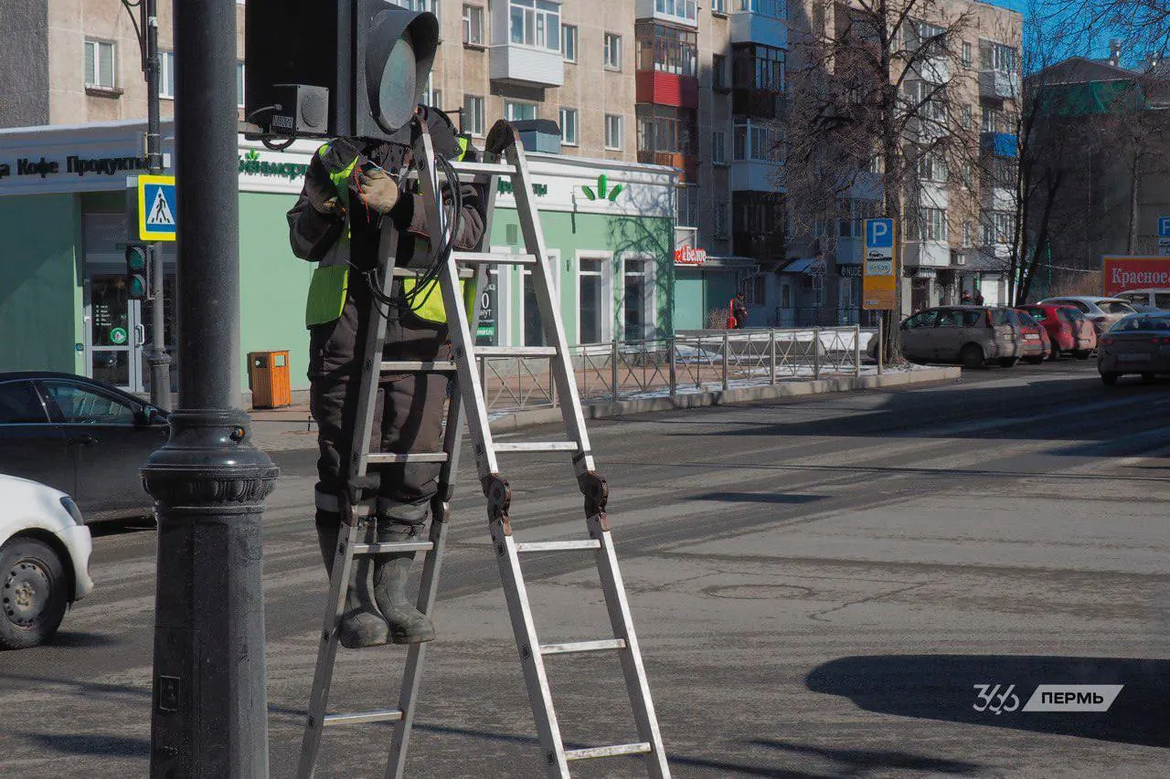 Краткий обзор: в Перми вынесен приговор боксёру, отказано в увеличении компенсаций на ЖКХ для пенсионеров, в Москве зафиксирована масштабная атака беспилотников; также новости о поощрениях за призыв и фейковом отчёте чиновников.