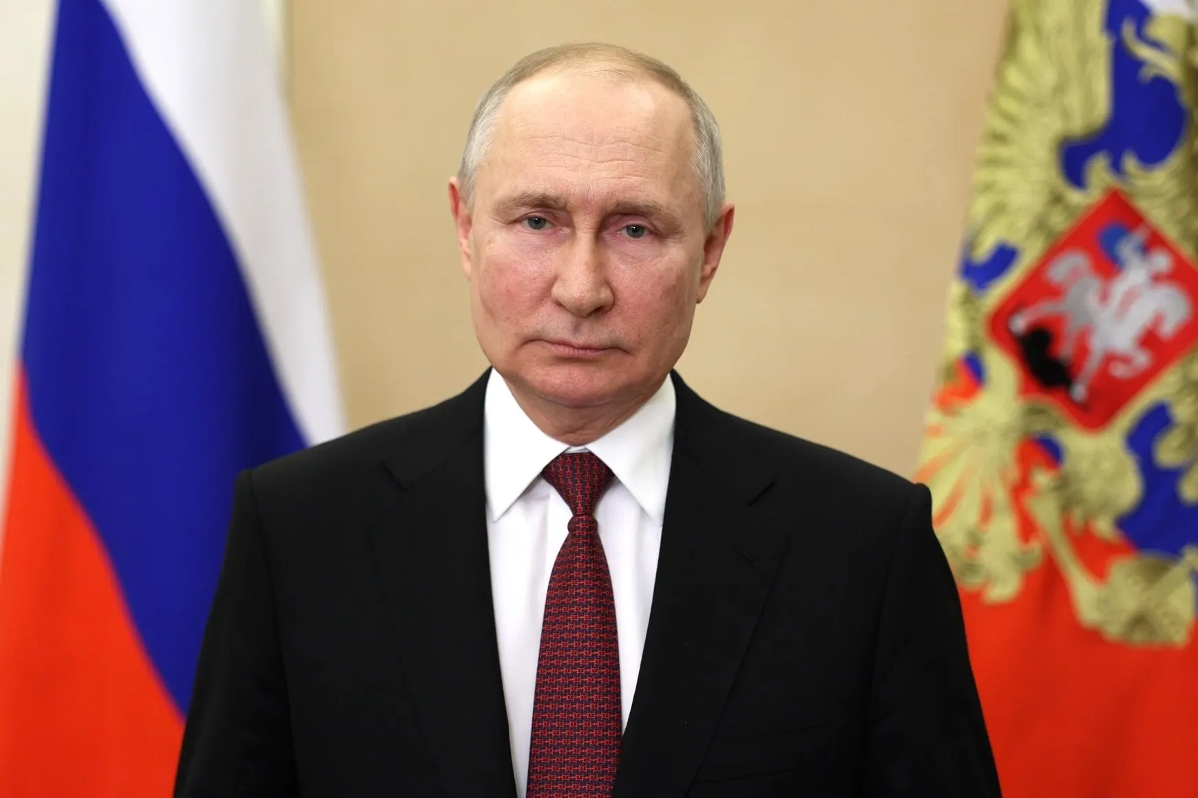 Указ, опубликованный 12 июня, расширяет задачи фонда «Защитники Отечества»: помощь получат ветераны, ставшие инвалидами при отражении вооруженного вторжения и те, кто продолжает службу с ограничениями по здоровью. Фонд также займётся адаптивным спортом для инвалидов.