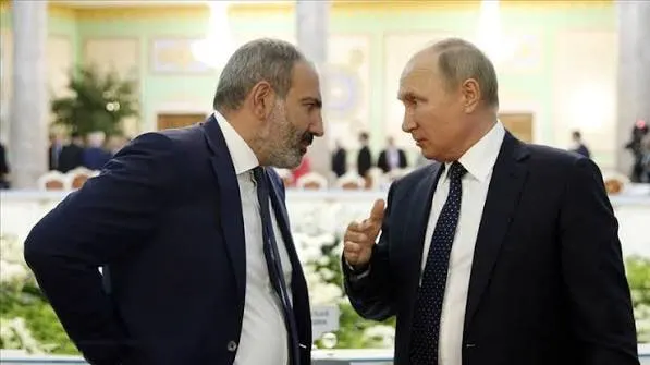 Премьер Армении инициировал телефонный разговор с президентом России и призвал принять меры из‑за ограничений на поставки армянской продукции; в беседе также затронули идею референдума о внешнеполитическом выборе страны.