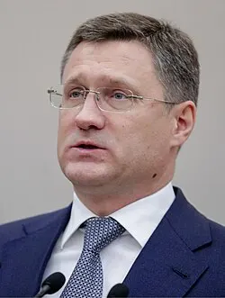 Вице‑премьер Александр Новак сообщил, что на штабе по топливному рынку приняли решение продлить запрет на экспорт бензина для производителей и непроизводителей до конца года; запрет на дизель снимут по мере восстановления рынка.