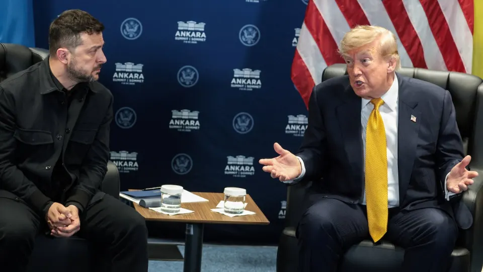 На саммите НАТО в Анкаре Дональд Трамп охарактеризовал атаки Украины на объекты в глубине России как «эскалацию, которая может помочь привести к завершению войны» и сообщил о намерении поговорить с Путиным. По оценкам аналитиков, число ударов по удалённым районам РФ существенно выросло.