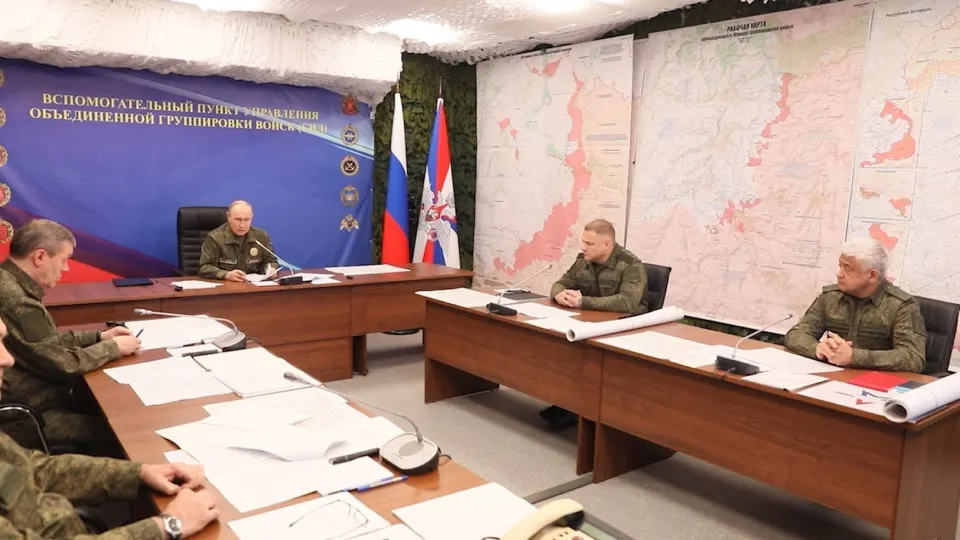 На совещании с военными президент потребовал анализа вовлечённости иностранных «подстрекателей» в реальные боевые действия и дал указание продолжать групповые удары по инфраструктуре Украины.