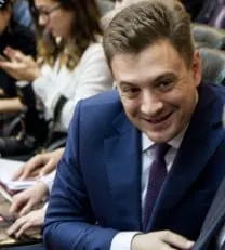 КПРФ требует снизить цены на автомобили российского производства после обнаружения различий: за рубежом автомобили LADA дешевле, чем внутри страны.