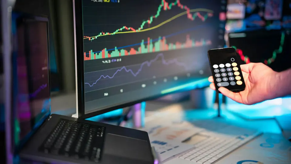 Риск блокировок активов стейблкоина USDT и контроль эмитента обсуждаются на фоне роста отечественных цифровых платежей.