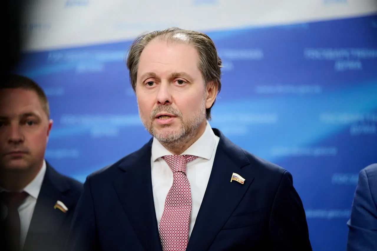 Назначен новый председатель комитета Госдумы по охране здоровья — Владимир Сысоев, экономист и юрист, сменивший Сергея Леонова.