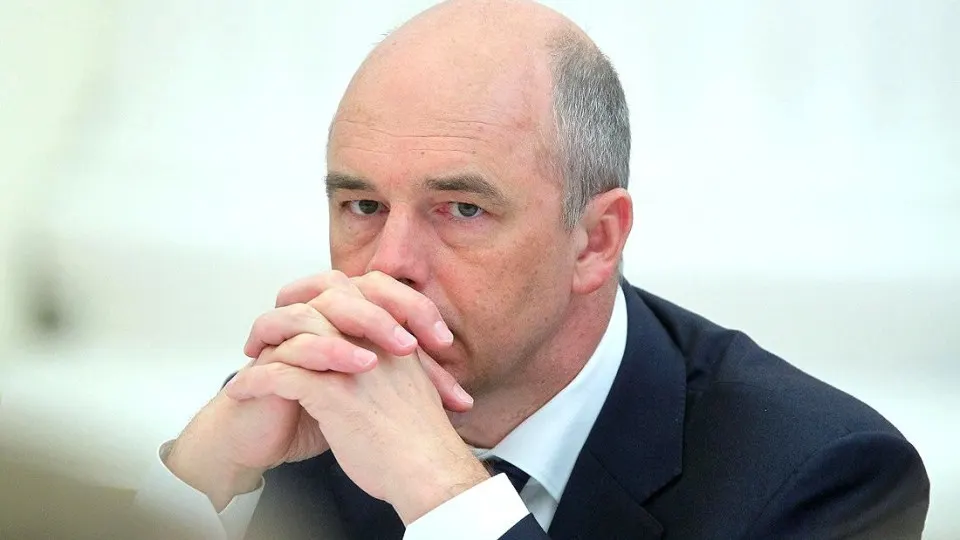 Прогноз дефицита усиливается: в 2026 году разрыв между доходами и расходами может достичь примерно 3% ВВП и около 6,9 трлн рублей на фоне роста расходов на оборону и налоговых реформ.