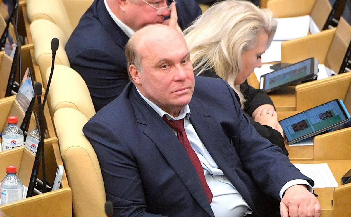 Депутат Андрей Колесник назвал сообщения о возможной мобилизации слухами, распространяемыми иностранными службами, чтобы запугать россиян.