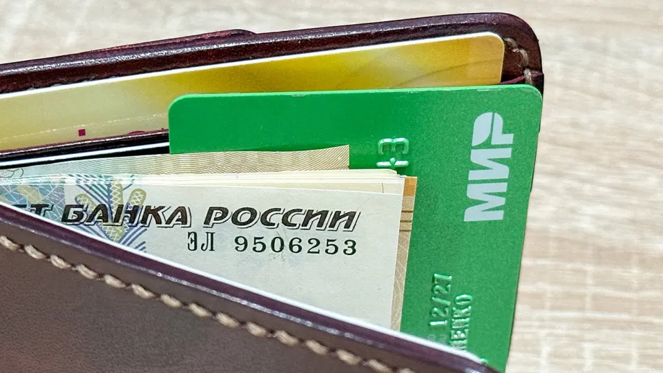 Исследование рынка труда фиксирует снижение желаемых доходов и заметные региональные различия в зарплатных ожиданиях.