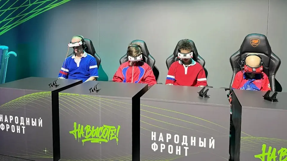 Новый норматив по управлению беспилотниками внедряется в пилотный проект в шести регионах и предусматривает обучение управлению FPV-дронами, программированию и ремонту.